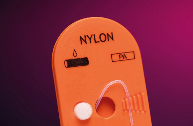 NYLON SCHWARZ